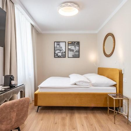 Pappas Hotel&Studio Podebrady Bagian luar foto