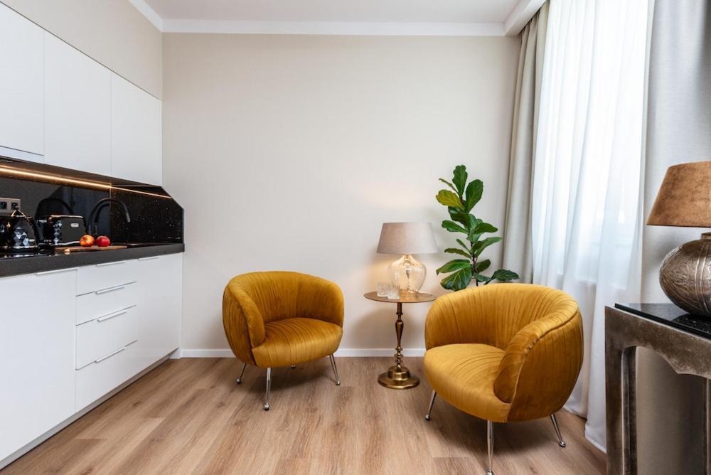 Pappas Hotel&Studio Podebrady Bagian luar foto
