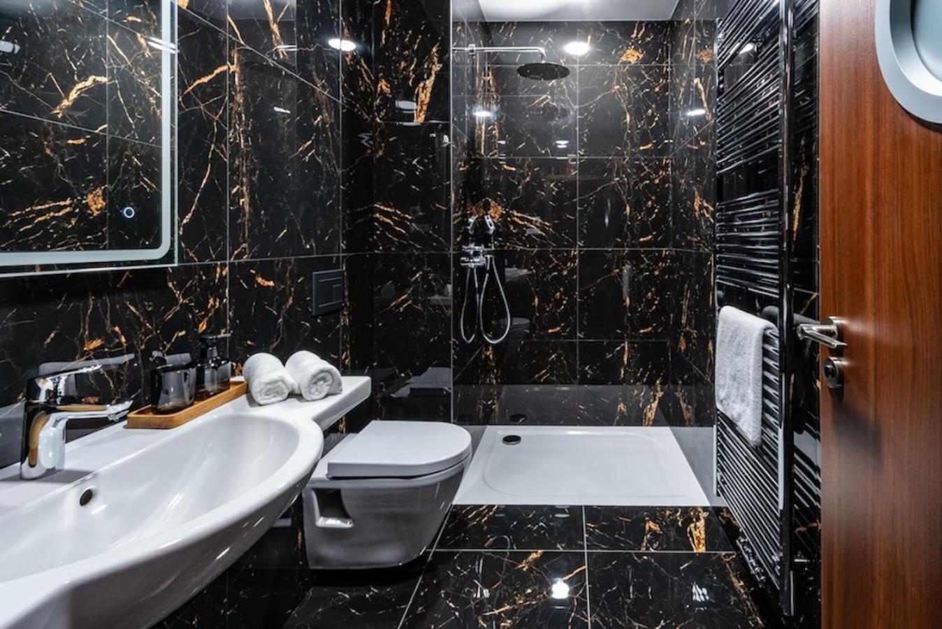 Pappas Hotel&Studio Podebrady Bagian luar foto