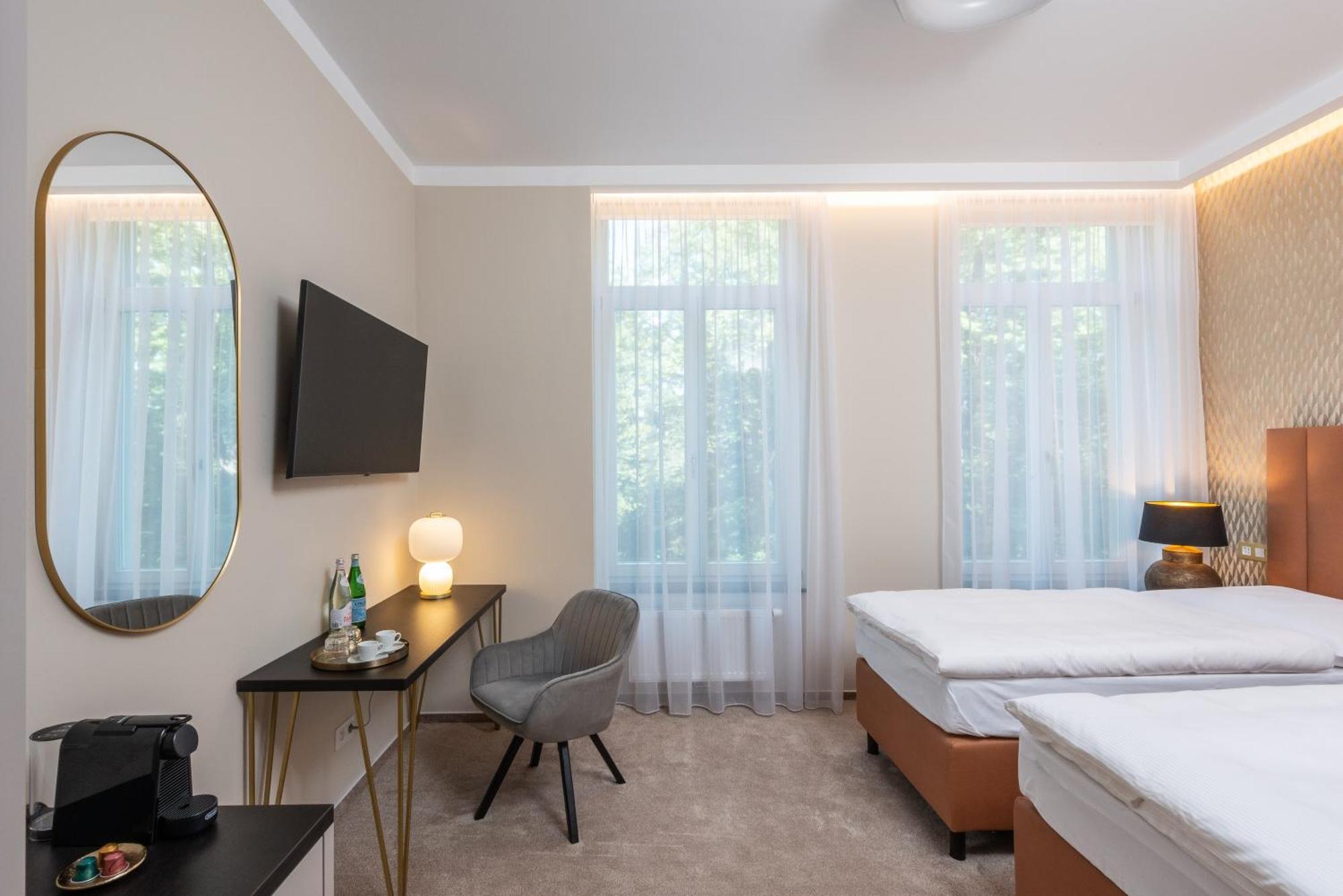 Pappas Hotel&Studio Podebrady Bagian luar foto